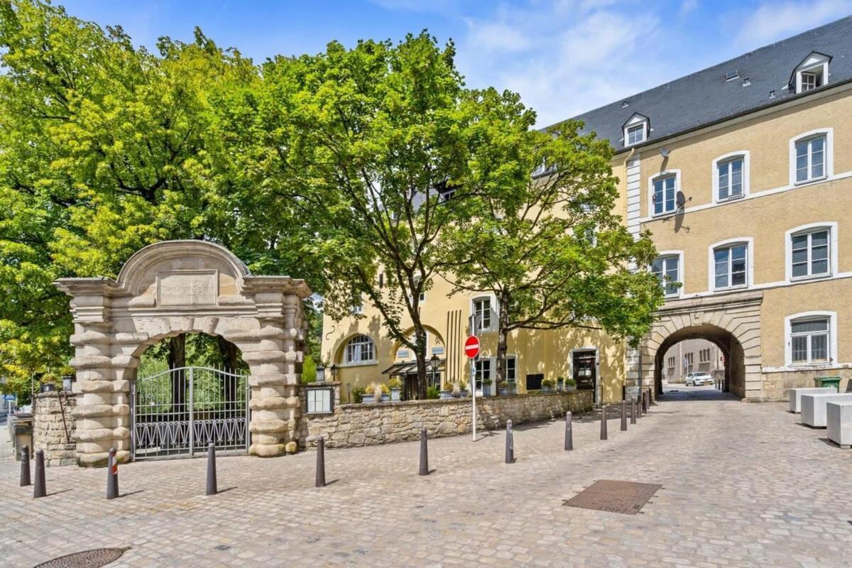 Luxurious 2Br Apt With Balcony In Luxembourg Apartment Екстериор снимка